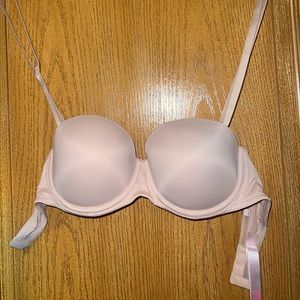 Victoria Secret strapless push up bra. 32 D